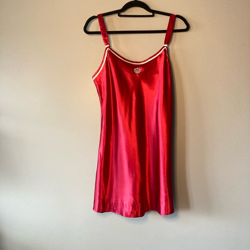 Kathryn Nightie Night Gown Red Satin Sexy L. 
Gorgeous and so sexy!